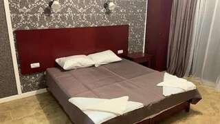 Мини-отель FREEDOM 2 Пицунда Большой двухместный номер с 1 кроватью или 2 отдельными кроватями-6