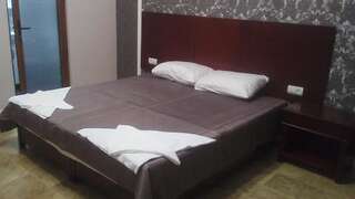 Мини-отель FREEDOM 2 Пицунда Большой двухместный номер с 1 кроватью или 2 отдельными кроватями-7
